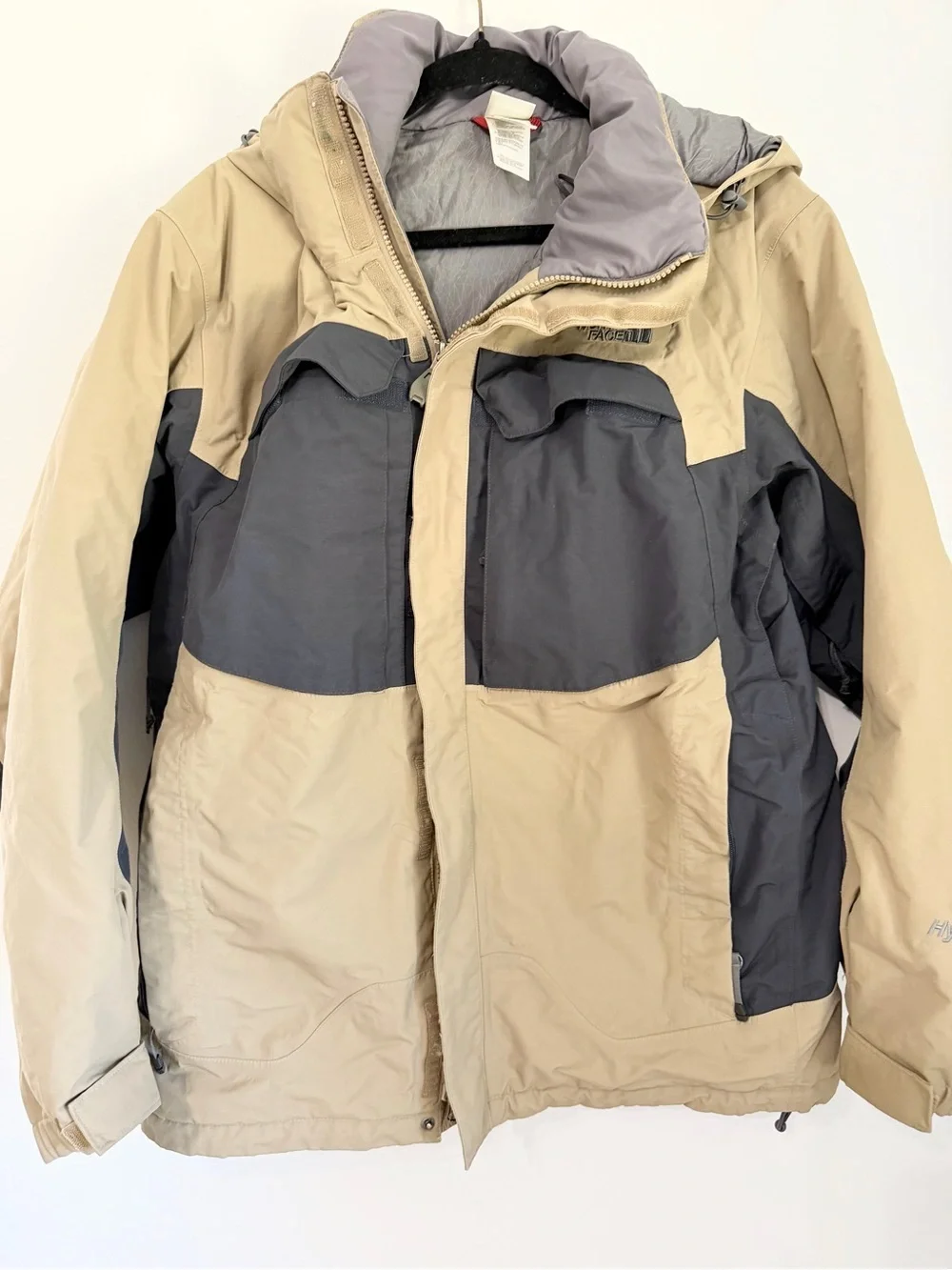 The North Face HyVent Men’s Jacket Khaki with Blue Accents Size M